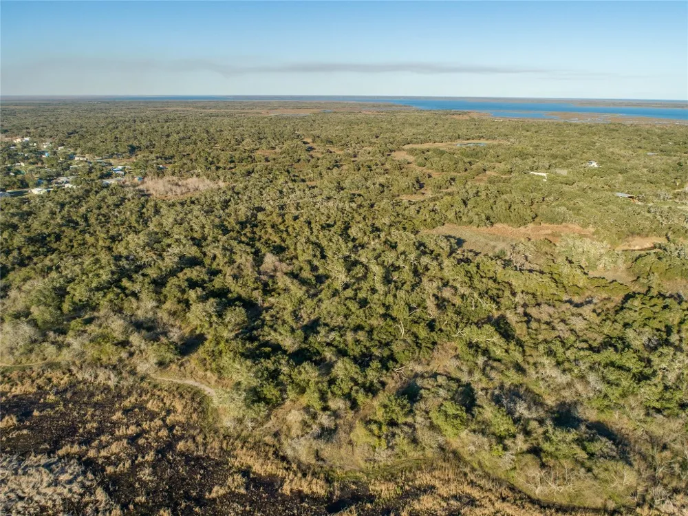 6498 Hwy 35 Rockport, TX 78382