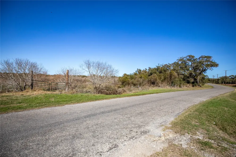 6498 Hwy 35 Rockport, TX 78382