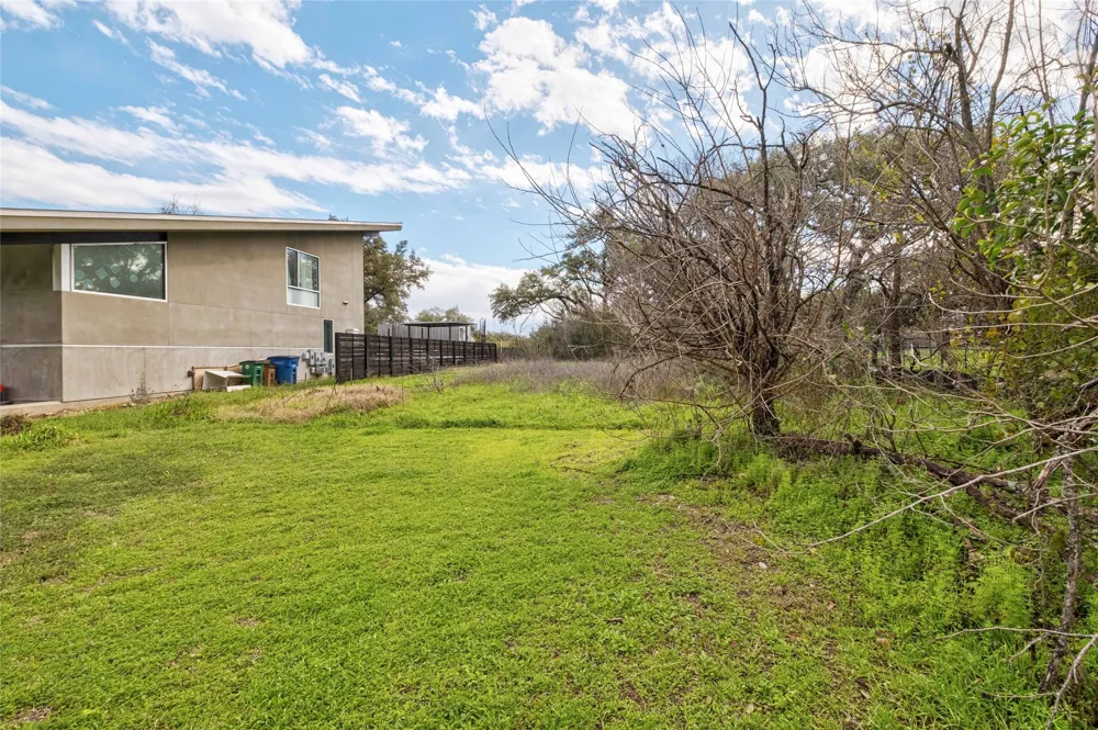 2421 S 5th Street Austin, TX 78704