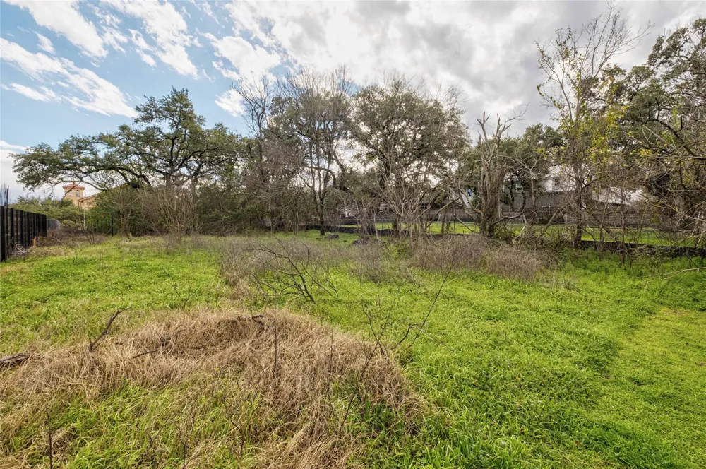 2421 S 5th Street Austin, TX 78704