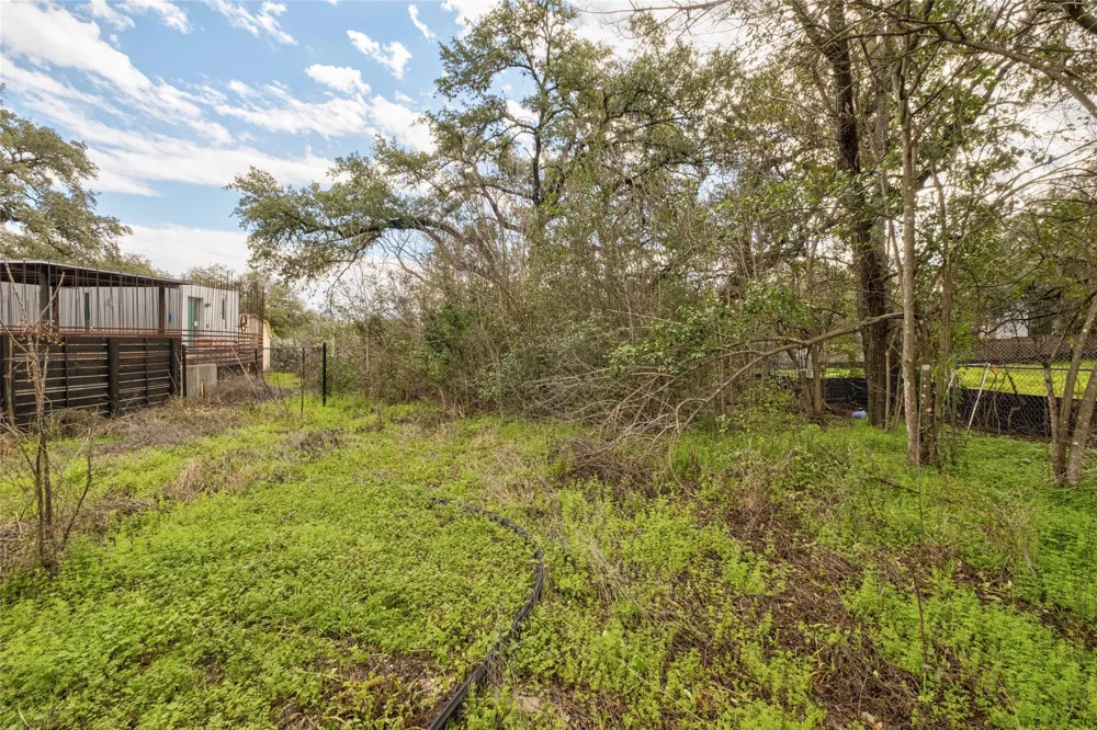 2421 S 5th Street Austin, TX 78704