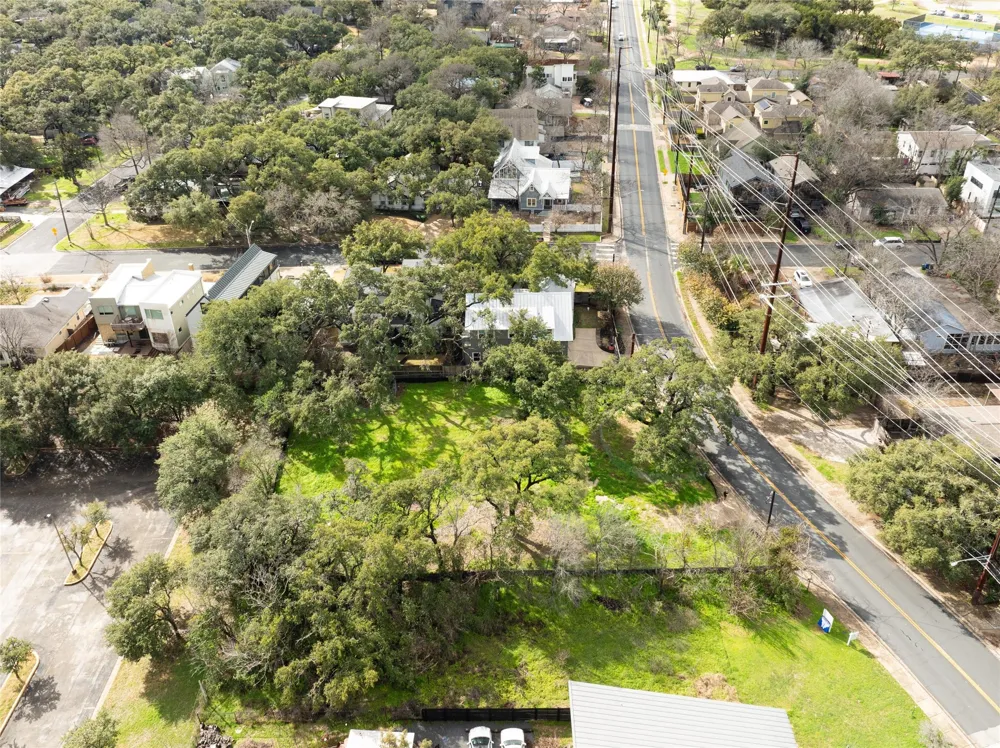 2421 S 5th Street Austin, TX 78704