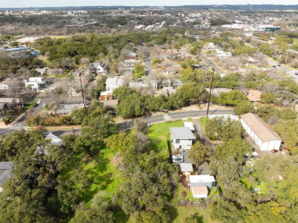 2421 S 5th Street Austin, TX 78704