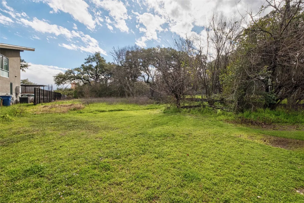 2421 S 5th Street Austin, TX 78704