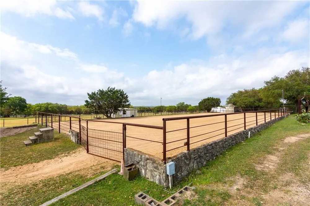 15000 Fitzhugh Road Austin, TX 78736
