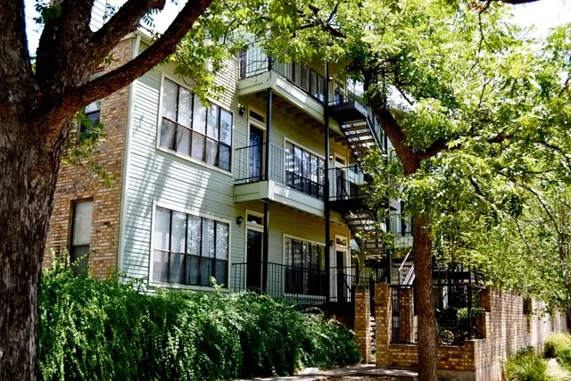 915 W 22 1/2 STREET #103 Austin, TX 78705