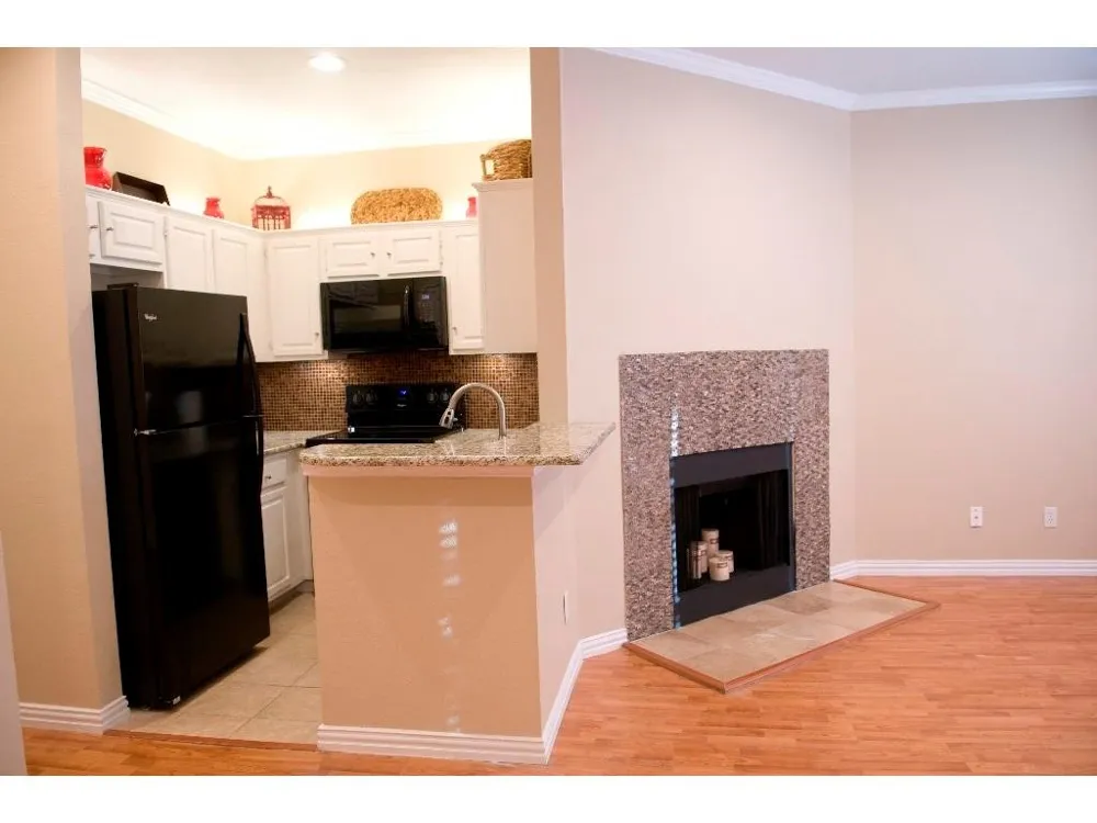 915 W 22 1/2 STREET #103 Austin, TX 78705