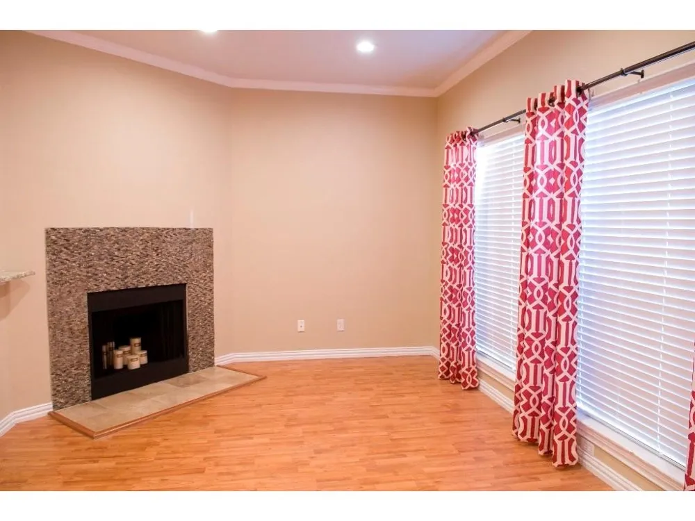 915 W 22 1/2 STREET #103 Austin, TX 78705