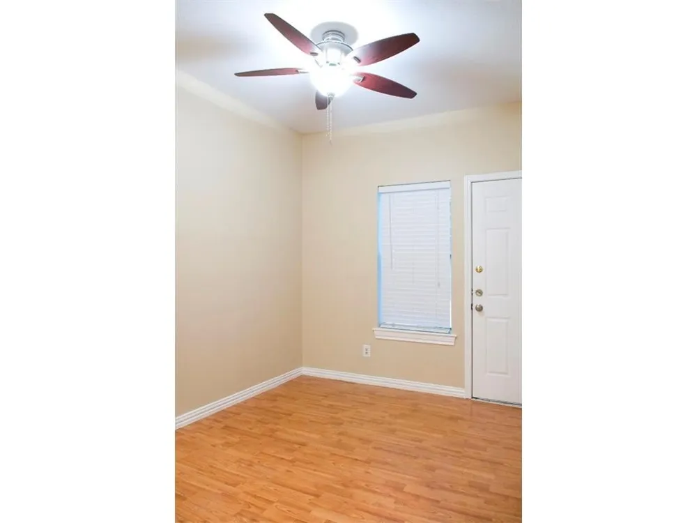 915 W 22 1/2 STREET #103 Austin, TX 78705