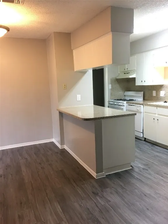 6504 S 1st Street #104 Austin, TX 78745