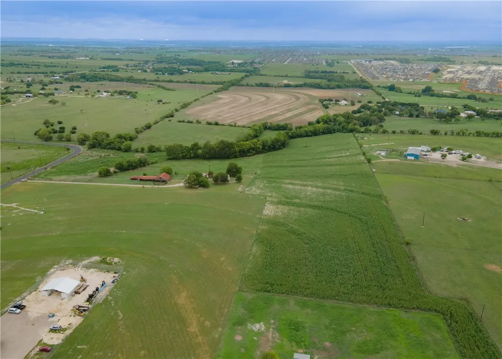 2201 County Road 311 Jarrell, TX 76537