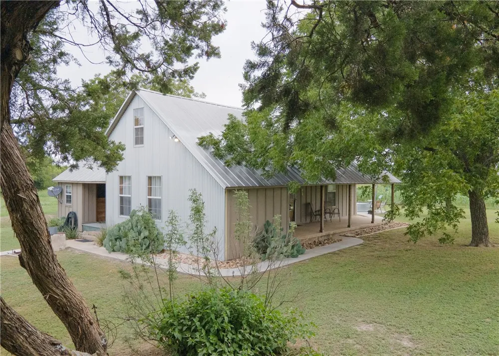 2201 County Road 311 Jarrell, TX 76537