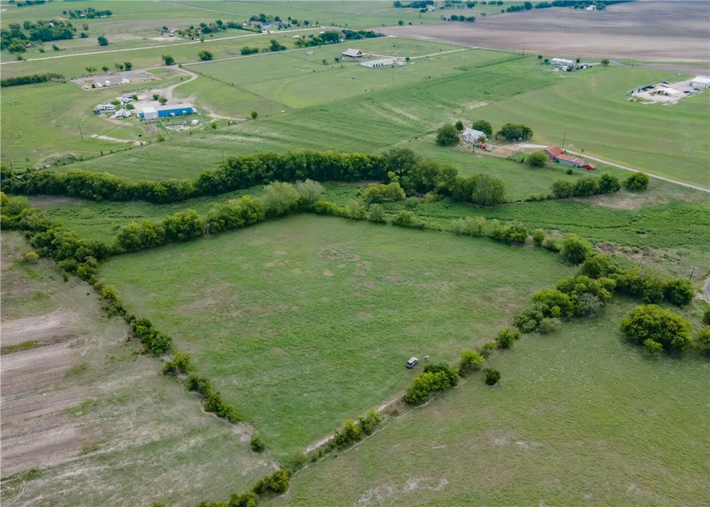 2201 County Road 311 Jarrell, TX 76537