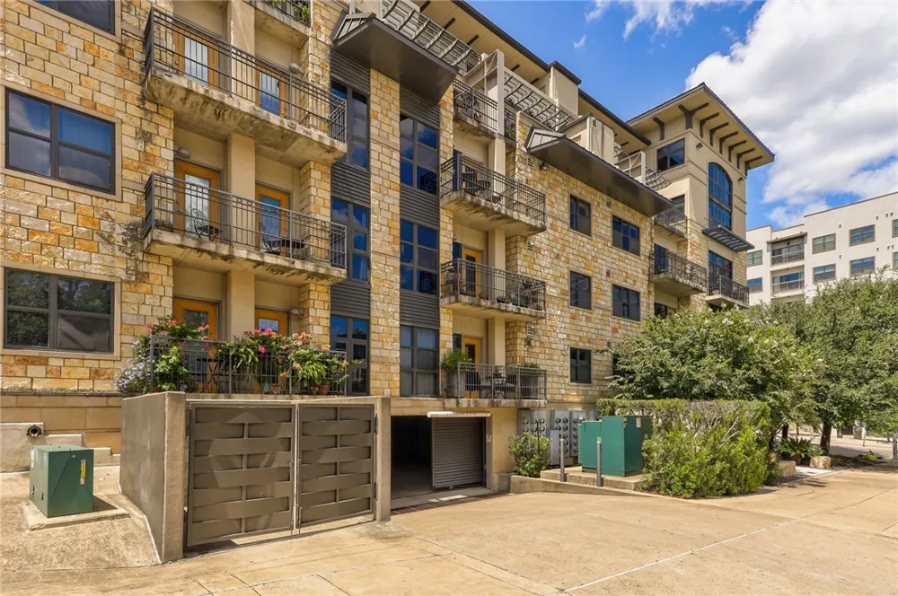 1812 West Avenue #501 Austin, TX 78701