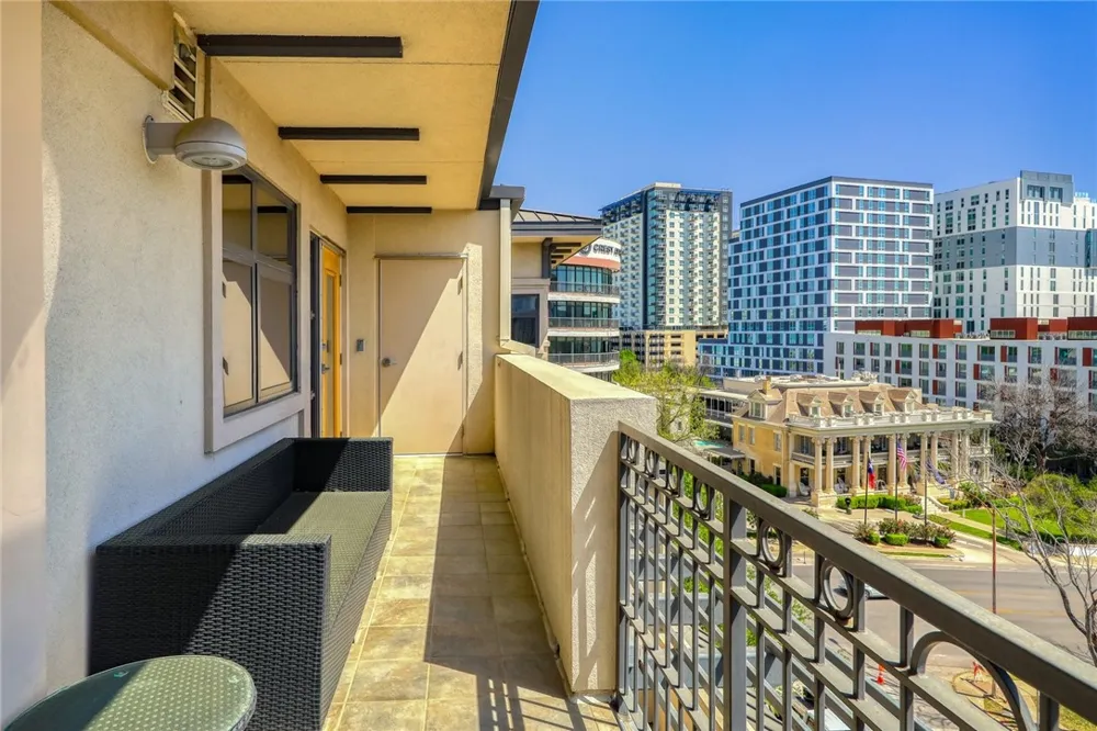 1812 West Avenue #501 Austin, TX 78701