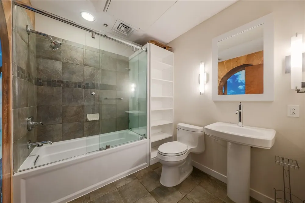 1812 West Avenue #501 Austin, TX 78701