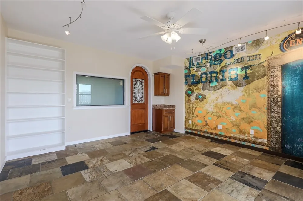 1812 West Avenue #501 Austin, TX 78701