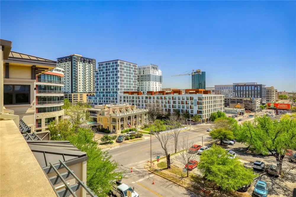 1812 West Avenue #501 Austin, TX 78701