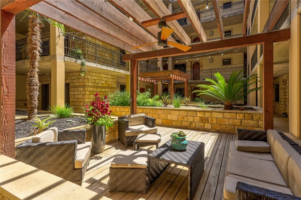 1812 West Avenue #501 Austin, TX 78701