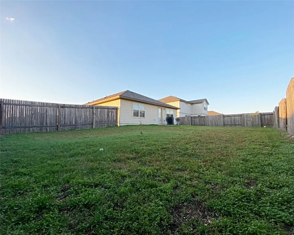 233 Red Sun Drive Kyle, TX 78640