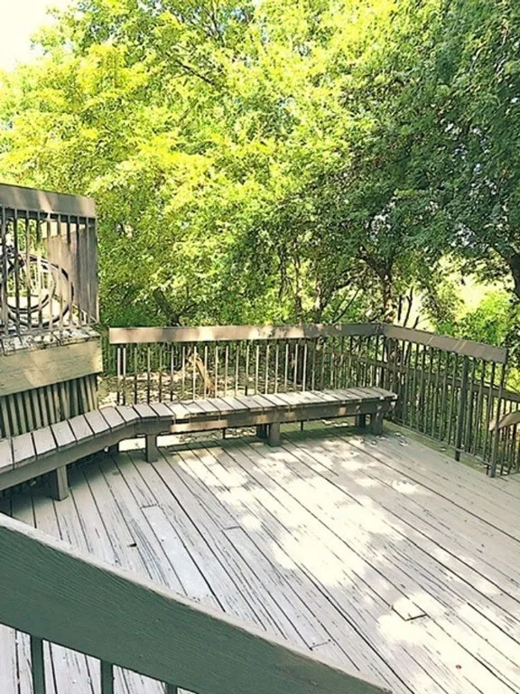 908 Poplar Street #202 Austin, TX 78705