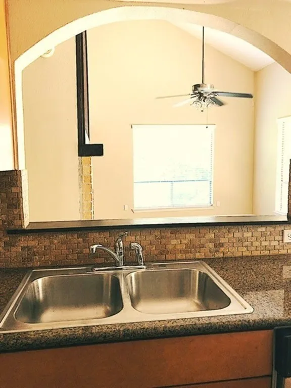 908 Poplar Street #202 Austin, TX 78705