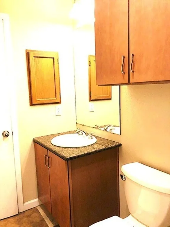 908 Poplar Street #202 Austin, TX 78705
