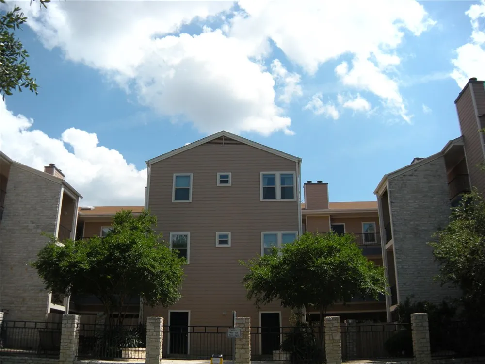 2414 Longview Street #305 Austin, TX 78705
