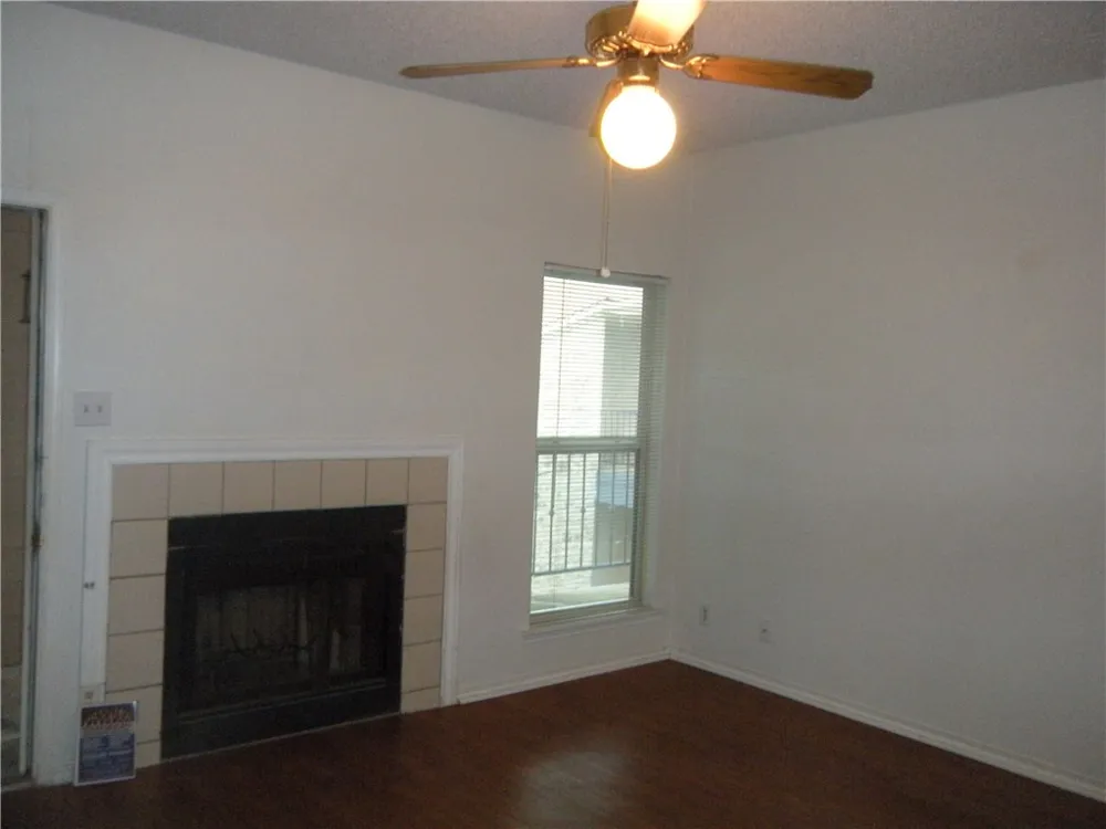 2414 Longview Street #305 Austin, TX 78705