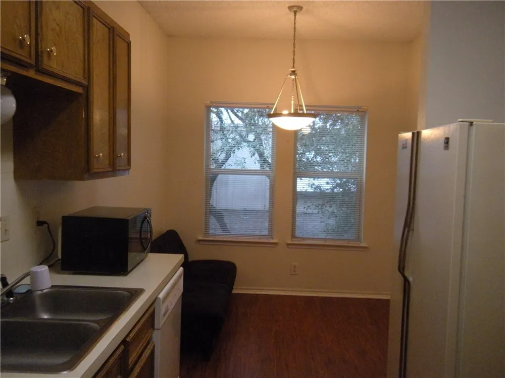 2414 Longview Street #305 Austin, TX 78705