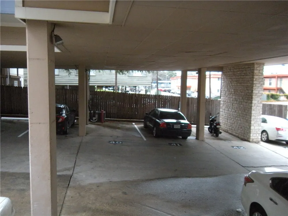 2414 Longview Street #305 Austin, TX 78705
