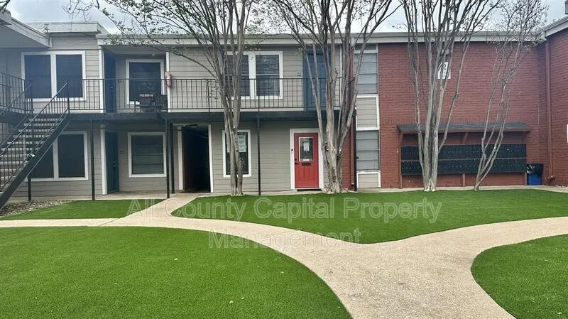 5426 Menchaca Road #214 Austin, TX 78745