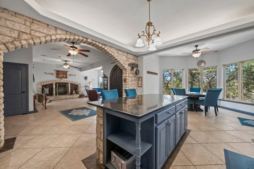209 Lakeview Circle Spring Branch, TX 78070