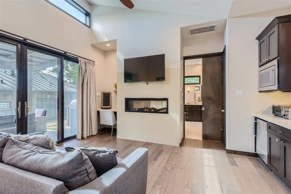 2113 Barbaro Way #14 Spicewood, TX 78669