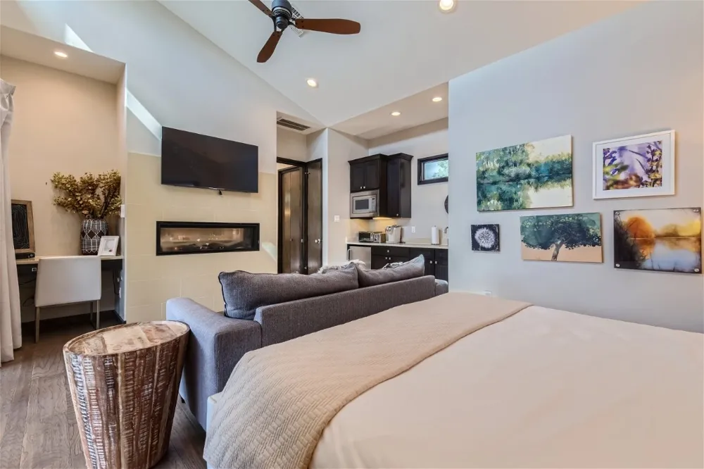 2113 Barbaro Way #14 Spicewood, TX 78669