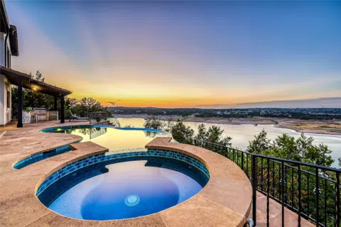 1208 Watercliffe Drive
