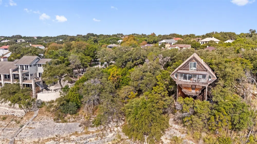 18401 Lakepoint Circle Point Venture, TX 78645