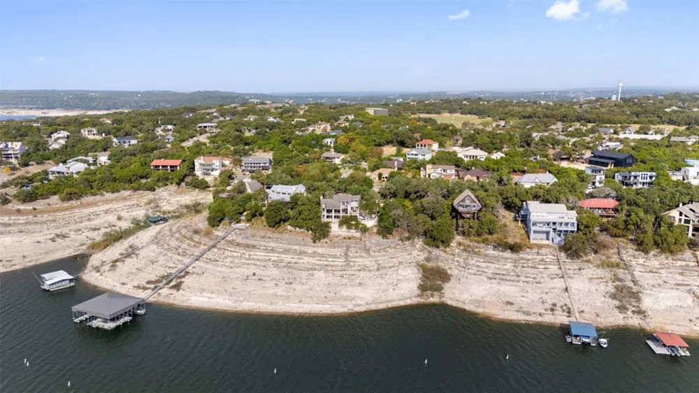 18401 Lakepoint Circle Point Venture, TX 78645