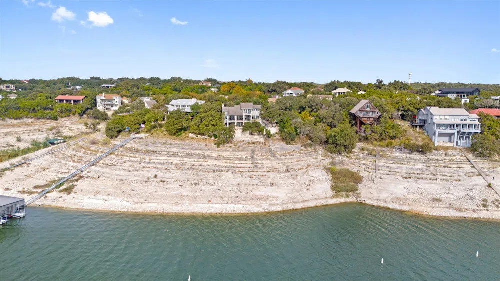 18401 Lakepoint Circle Point Venture, TX 78645