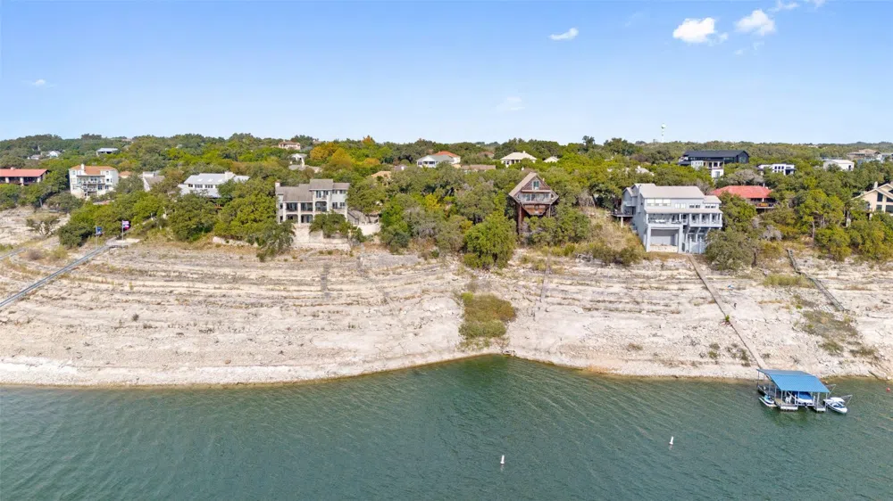 18401 Lakepoint Circle Point Venture, TX 78645