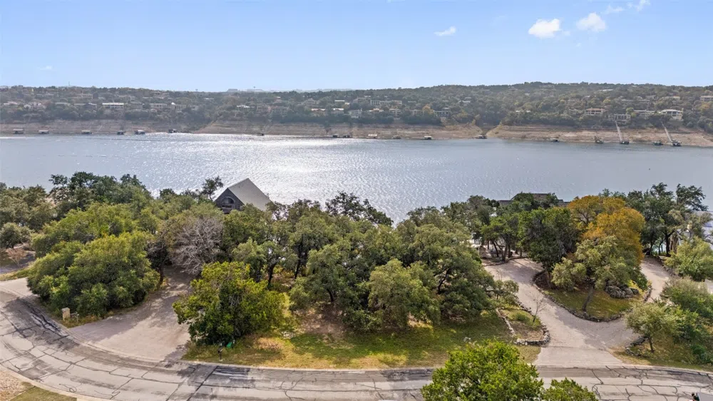 18401 Lakepoint Circle Point Venture, TX 78645