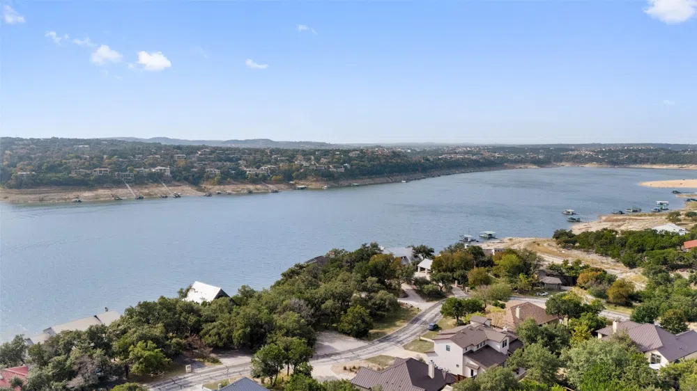 18401 Lakepoint Circle Point Venture, TX 78645