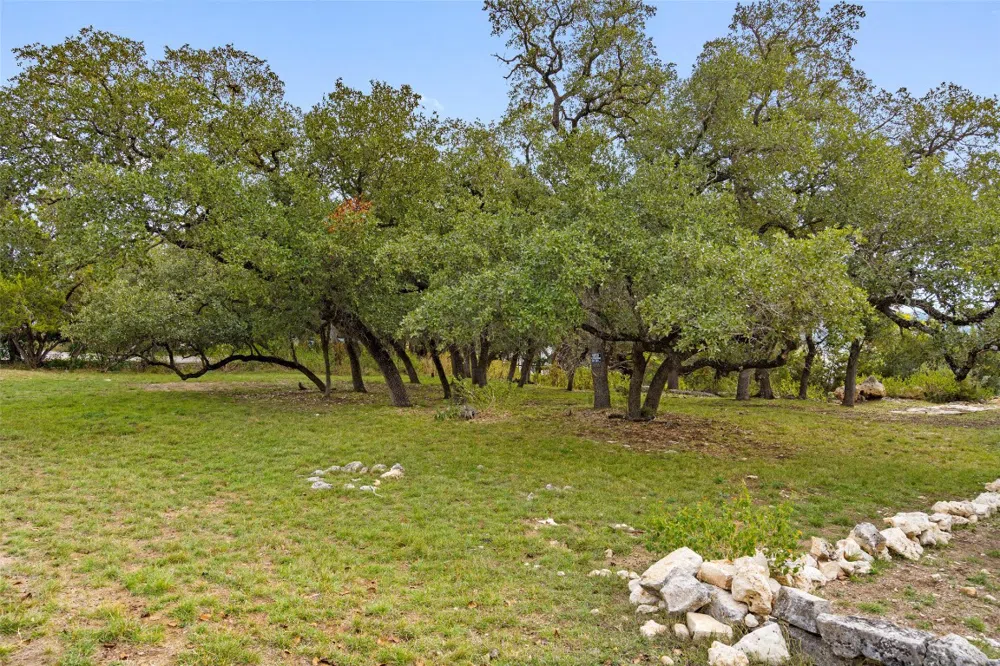 18401 Lakepoint Circle Point Venture, TX 78645
