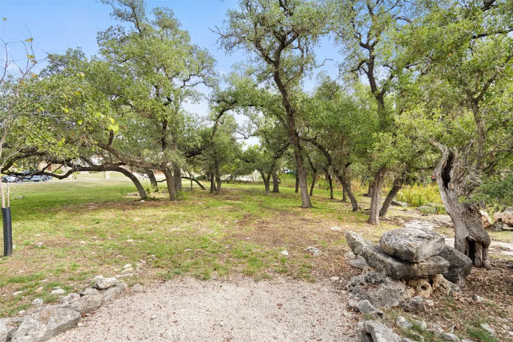 18401 Lakepoint Circle Point Venture, TX 78645