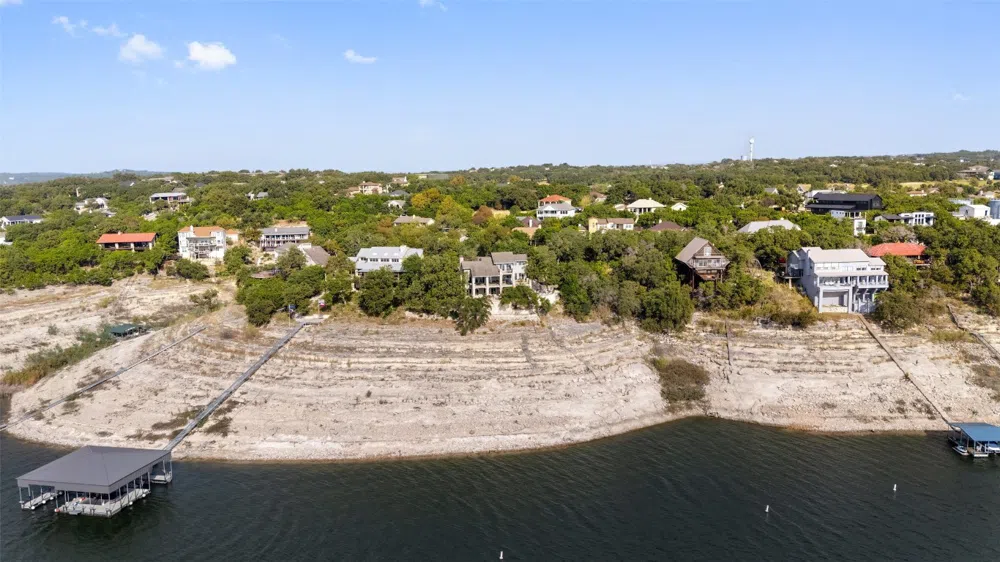 18401 Lakepoint Circle Point Venture, TX 78645