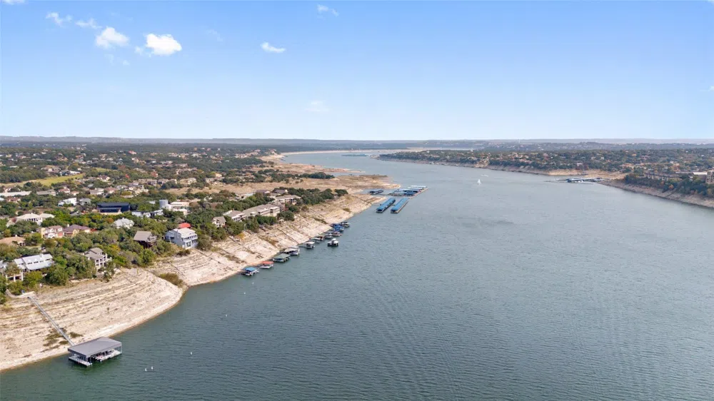 18401 Lakepoint Circle Point Venture, TX 78645