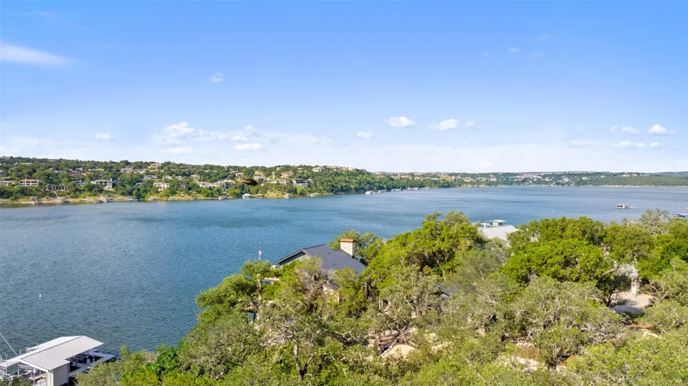 18401 Lakepoint Circle Point Venture, TX 78645