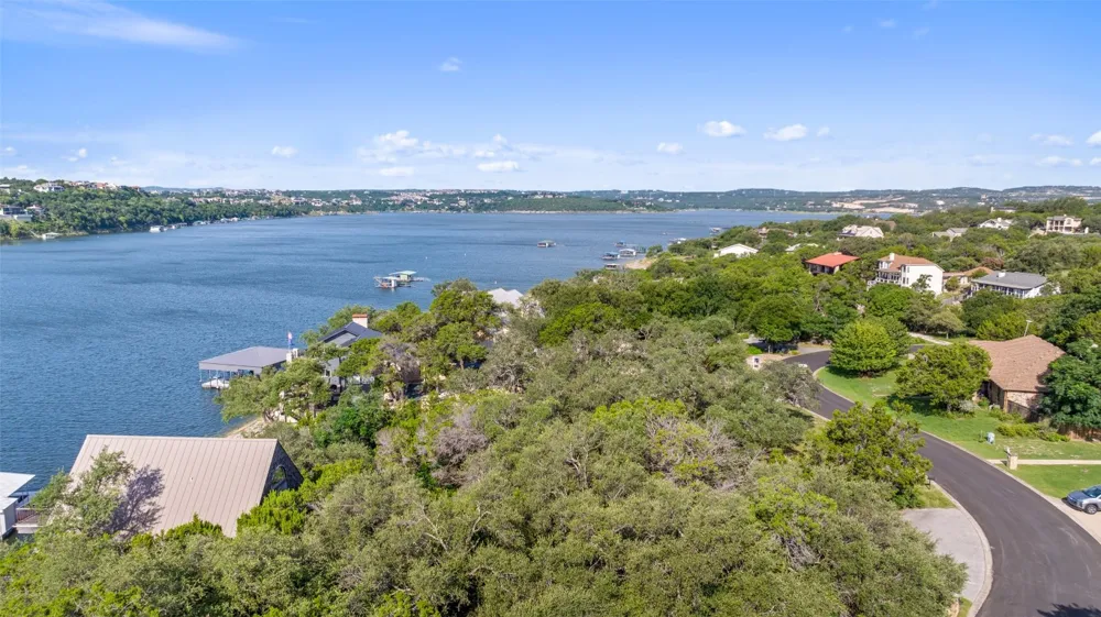 18401 Lakepoint Circle Point Venture, TX 78645