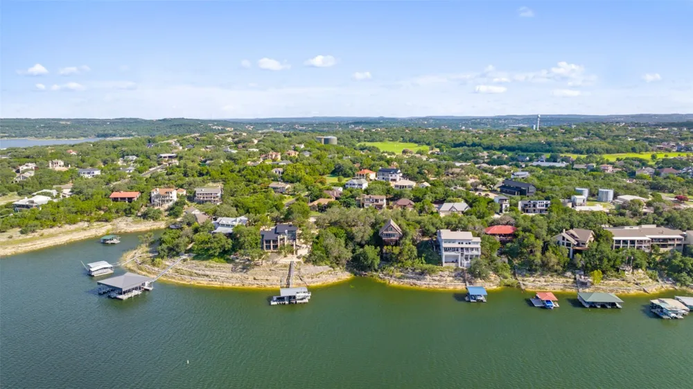 18401 Lakepoint Circle Point Venture, TX 78645