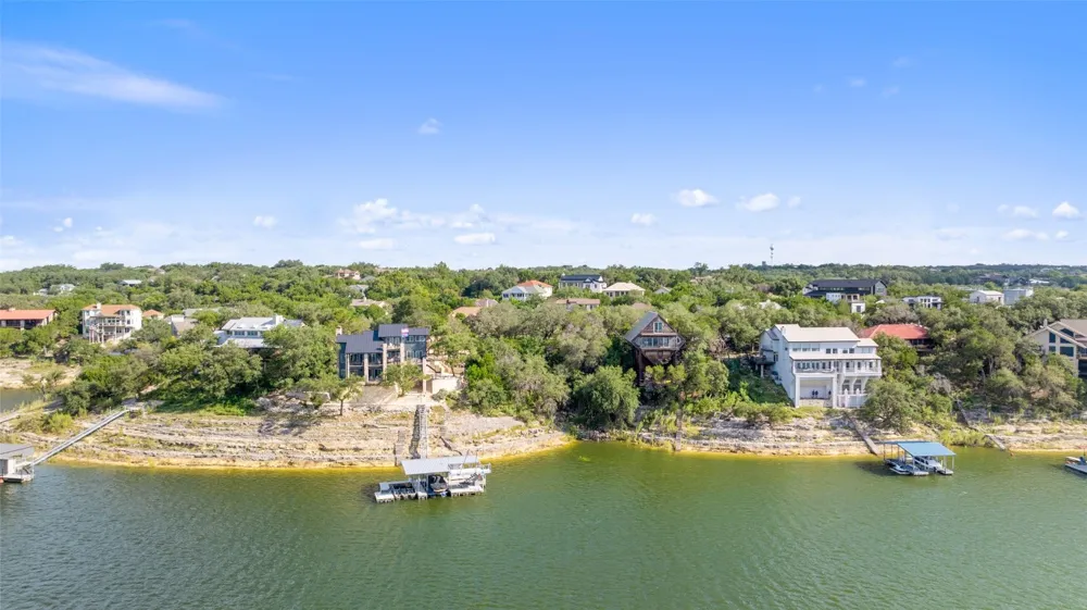 18401 Lakepoint Circle Point Venture, TX 78645